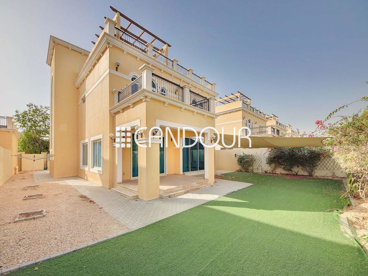 4 bedroom Villa for rent in legacy nova villas at 340,000 AED per year