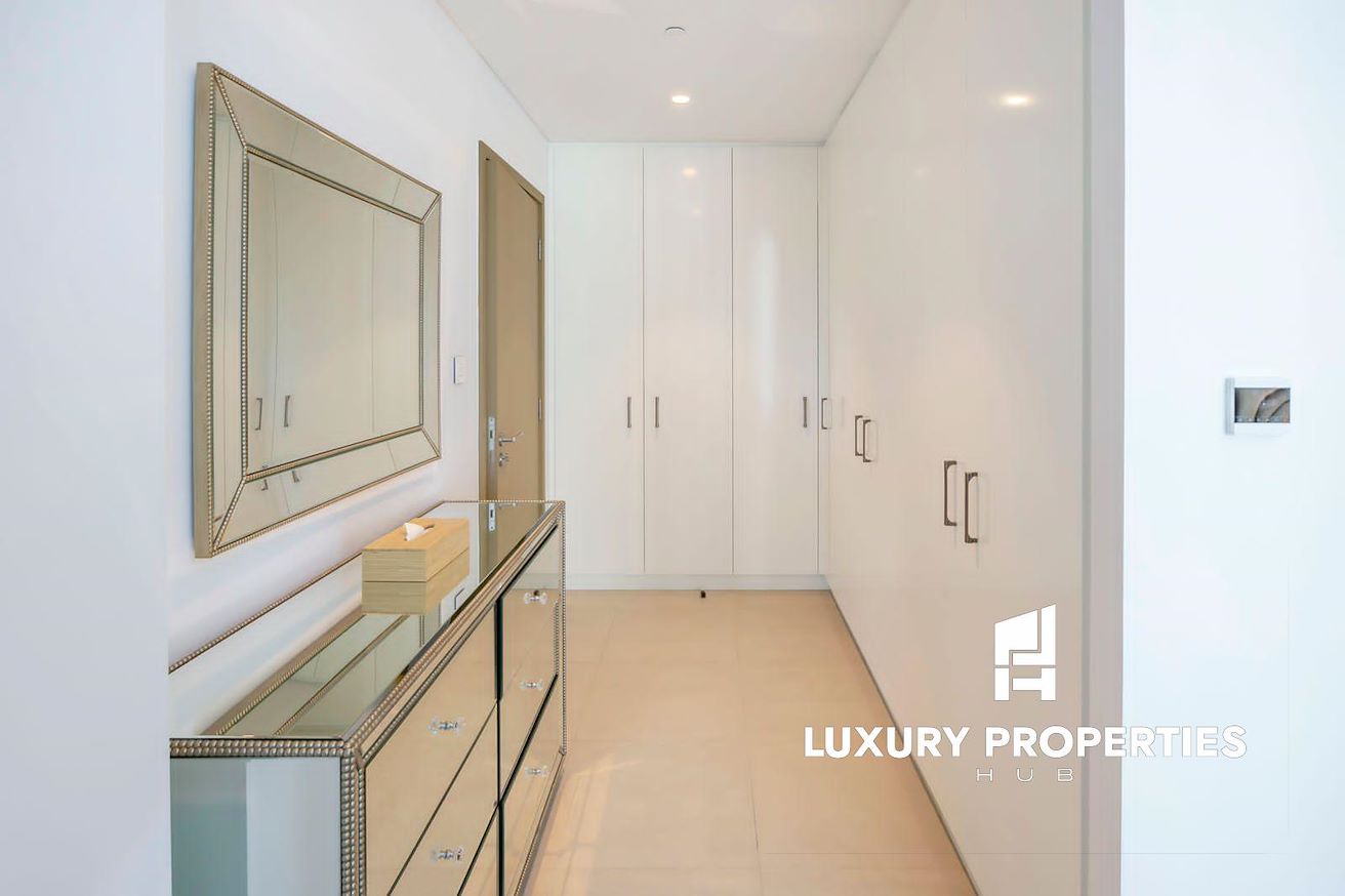 2 bedroom Apartment for rent in downtown views at 200,000 AED per year
