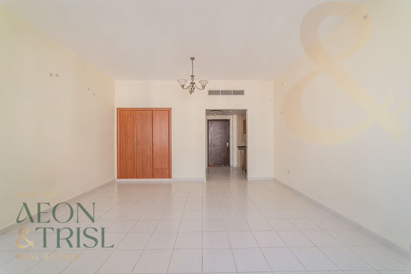 1 bedroom Apartment for rent in C14 at 29,999 AED per year