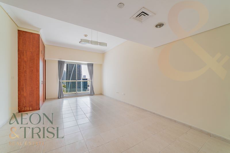 1 bedroom Apartment for rent in lake terrace at 66,000 AED per year
