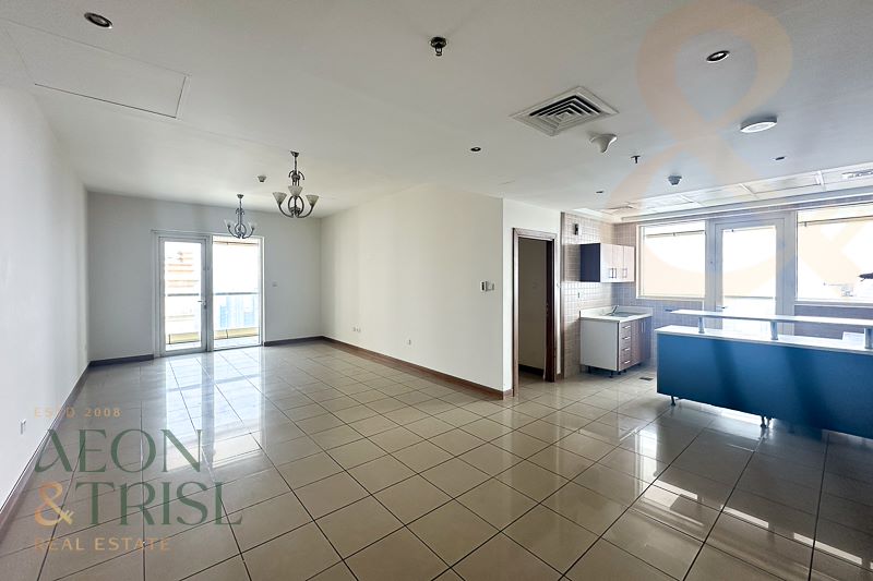 2 bedroom Apartment for rent in sulafa tower at 120,000 AED per year