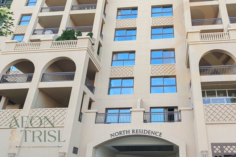 1 bedroom Apartment for rent in the fairmont palm residence north at 165,000 AED per year