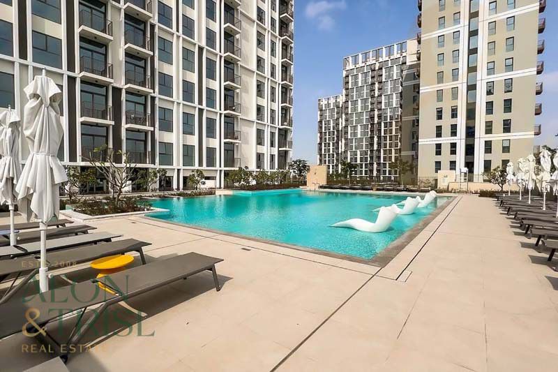 1 bedroom Apartment for rent in socio tower 1 at 90,000 AED per year