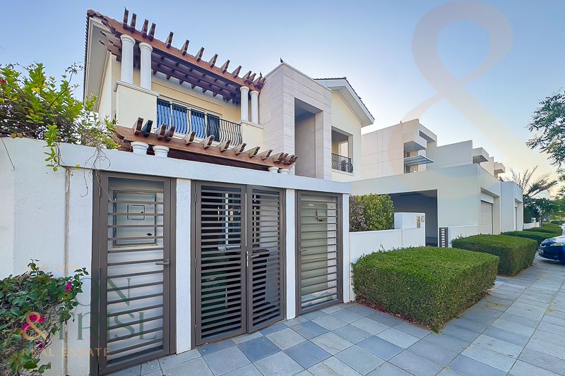 4 bedroom Villa for rent in district one villas at 960,000 AED per year