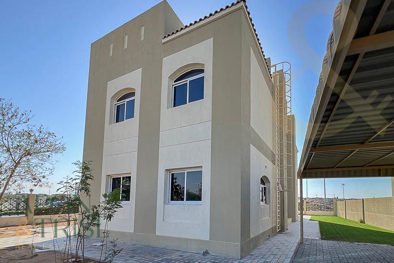 6 bedroom Villa for rent in b villas at 258,000 AED per year