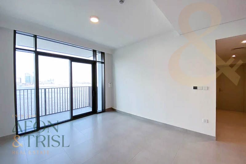 2 bedroom Apartment for rent in creek crescent at 165,000 AED per year
