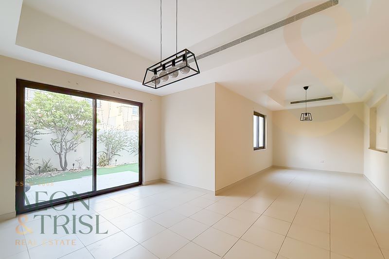 3 bedroom Villa for rent in mira 1 at 190,000 AED per year