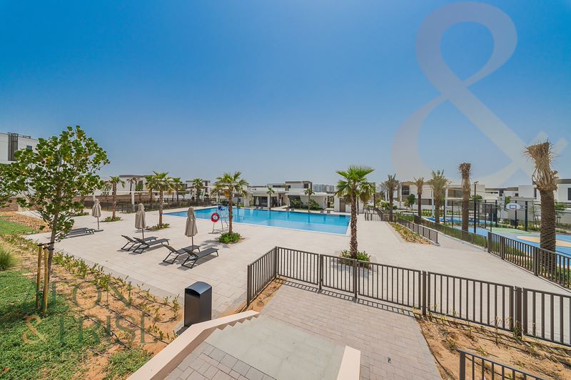 5 bedroom Villa for rent in tilal al furjan at 499,000 AED per year