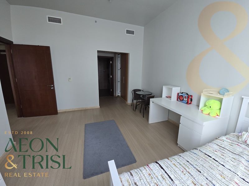 1 bedroom Apartment for rent in hamilton tower at 90,000 AED per year
