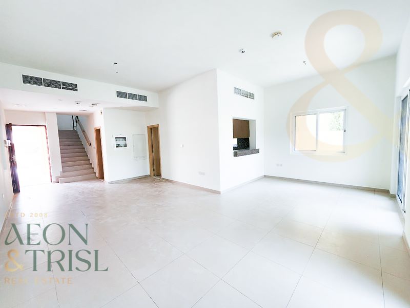3 bedroom Villa for rent in la quinta at 220,000 AED per year