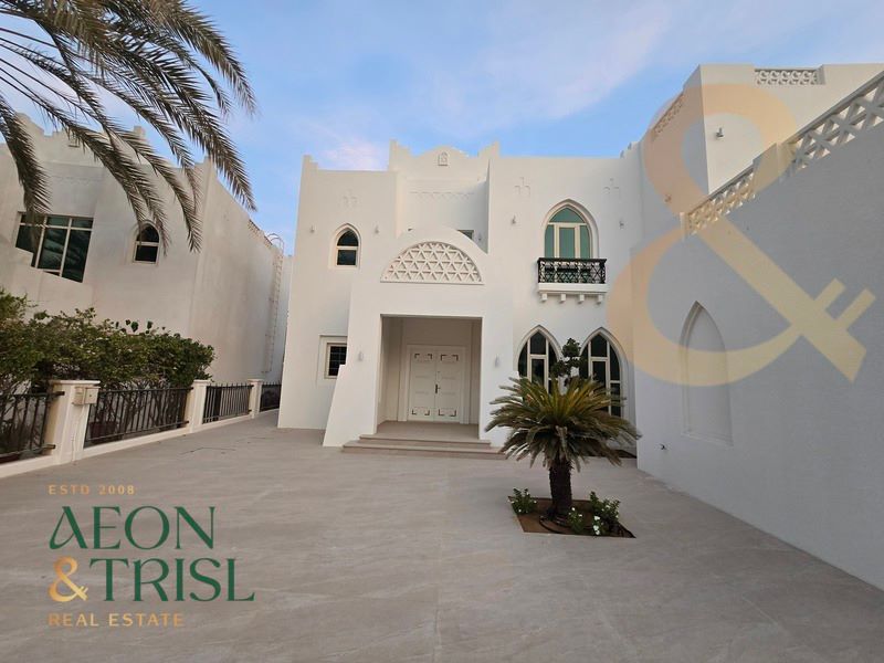 5 bedroom Villa for rent in cluster 44 at 1,100,000 AED per year