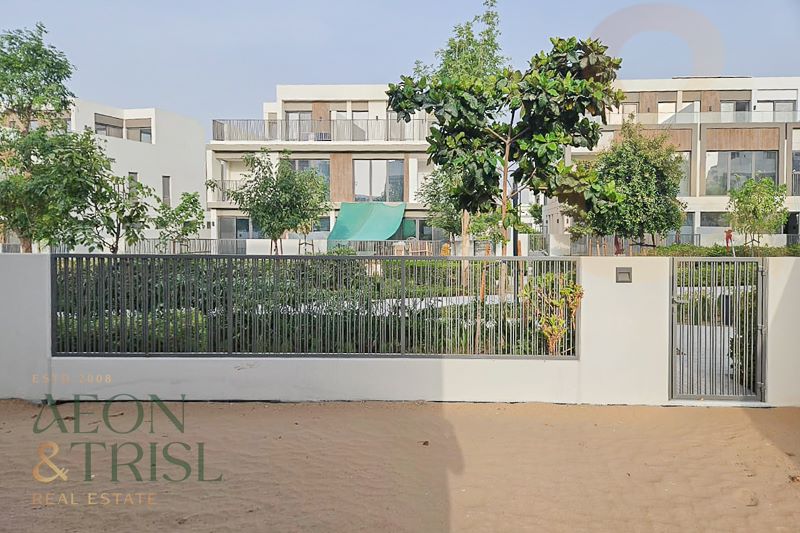 4 bedroom Villa for rent in Aura at 340,000 AED per year