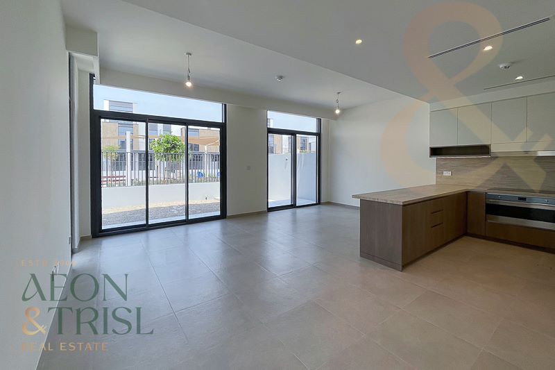 4 bedroom Villa for rent in mudon al ranim 2 at 255,000 AED per year