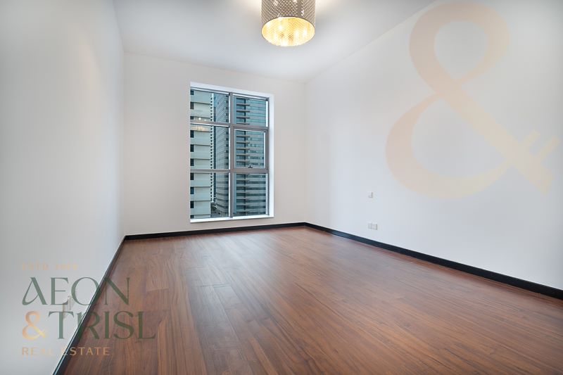 1 bedroom Apartment for rent in green lakes towers at 110,000 AED per year