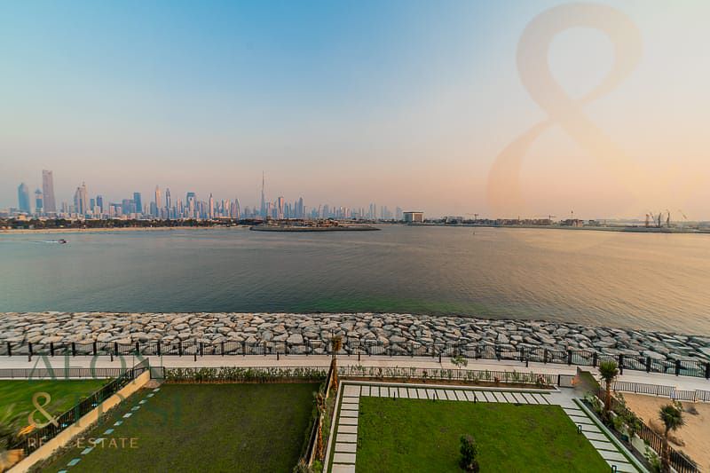 5 bedroom Villa for rent in sur la mer at 1,800,000 AED per year