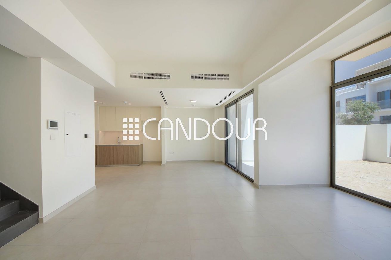 3 bedroom Villa for rent in Talia at 160,000 AED per year