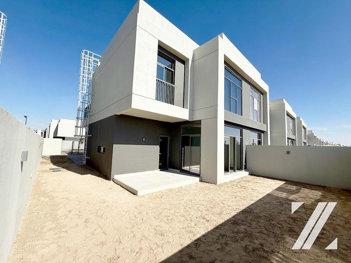 3 bedroom Villa for rent in the pulse beachfront at 185,000 AED per year