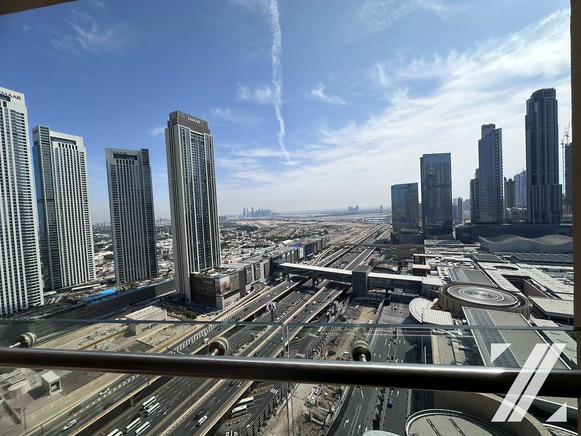 Studio Apartment for rent in the dubai mall residences at 130,000 AED per year