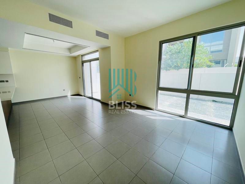 4 bedroom Villa for rent in reem community at 280,000 AED per year