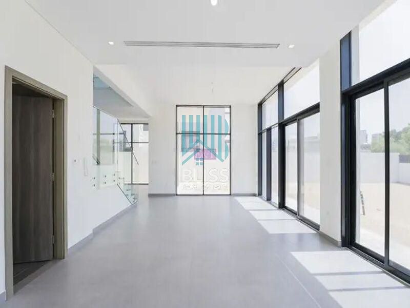 4 bedroom Villa for rent in murooj al furjan at 370,000 AED per year
