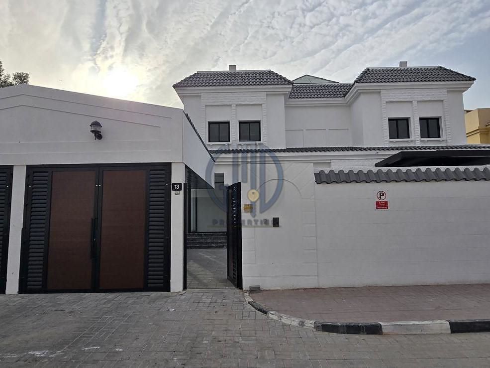 5 bedroom Villa for rent in mirdif villas at 500,000 AED per year