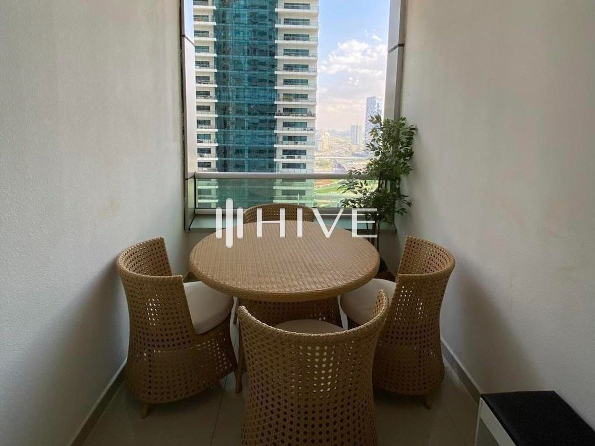 1 bedroom Apartment for rent in marina pinnacle at 95,000 AED per year
