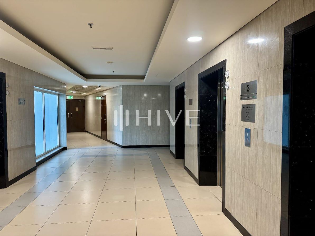 Office for rent in the burlington at 125,000 AED per year