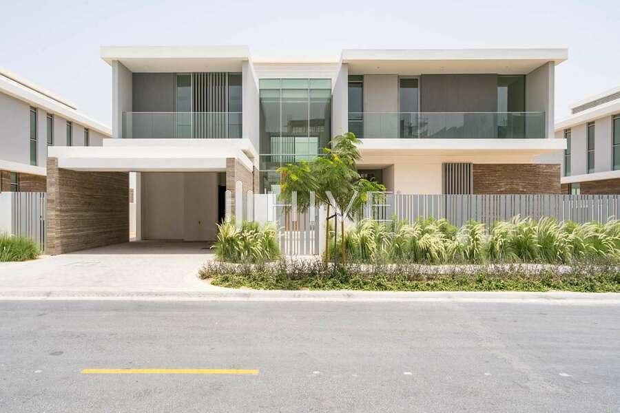 6 bedroom Villa for rent in fairway vistas at 1,900,000 AED per year