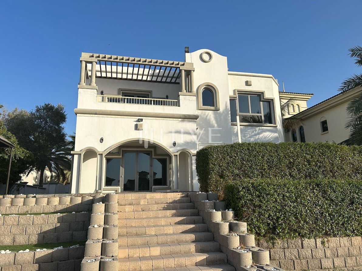 4 bedroom Villa for rent in signature villas frond m at 700,000 AED per year