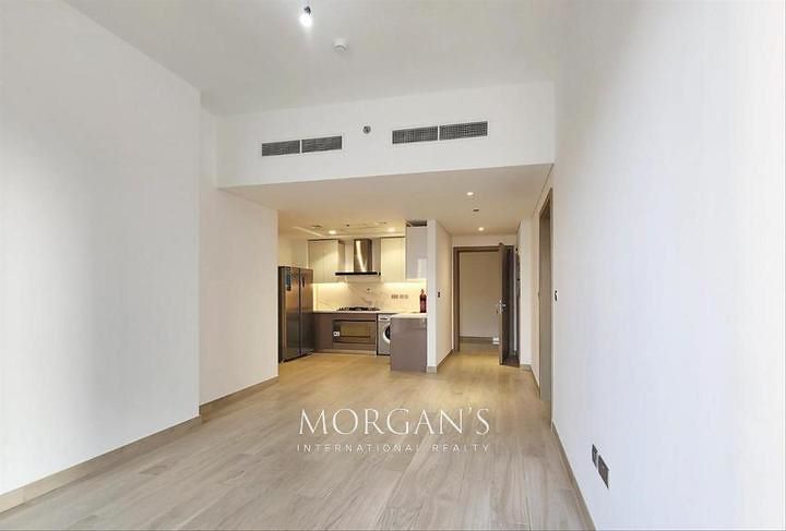 3 bedroom Apartment for rent in azizi riviera 40 at 150,000 AED per year