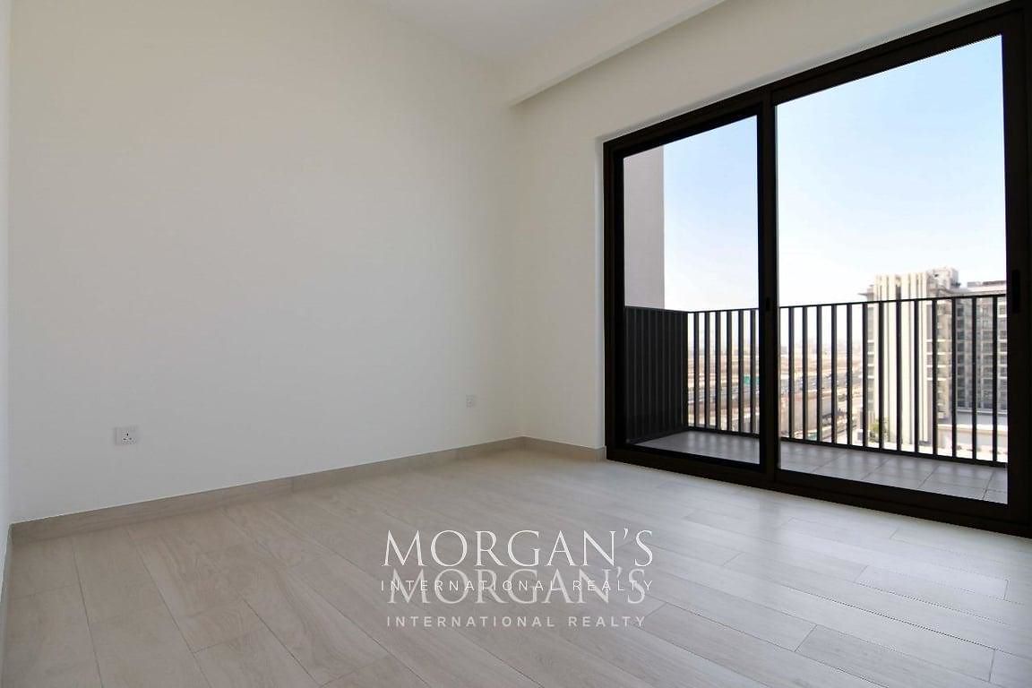 2 bedroom Apartment for rent in azizi pearl at 90,000 AED per year