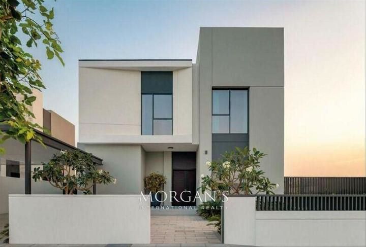 4 bedroom Villa for rent in murooj al furjan at 370,000 AED per year