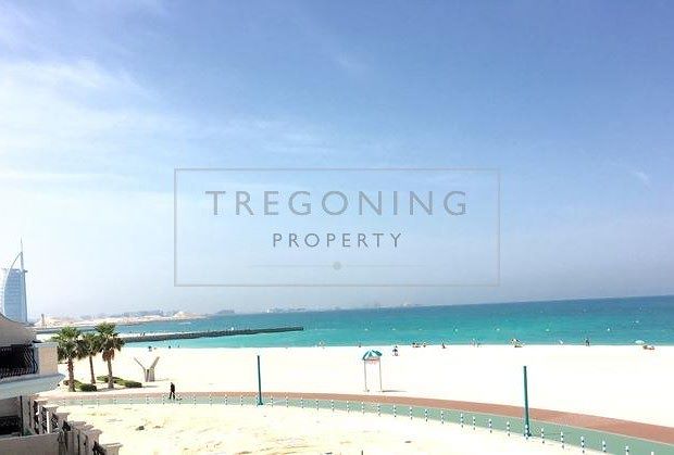 5 bedroom Villa for rent in umm suqeim 2 villas at 600,000 AED per year