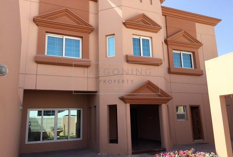 5 bedroom Villa for rent in al manara at 350,000 AED per year