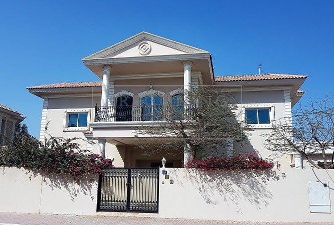 5 bedroom Villa for rent in jumeirah 3 at 850,000 AED per year