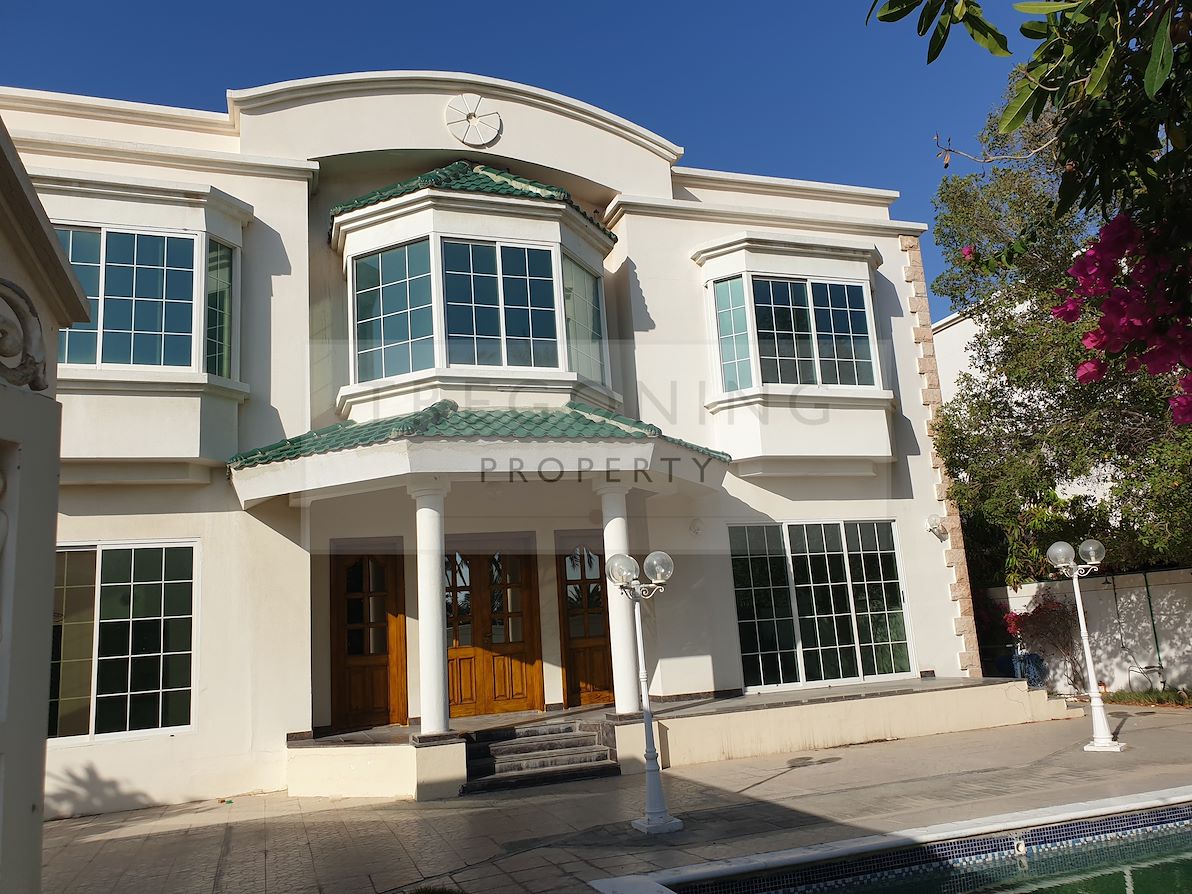 5 bedroom Villa for rent in al safa 2 villas at 700,000 AED per year