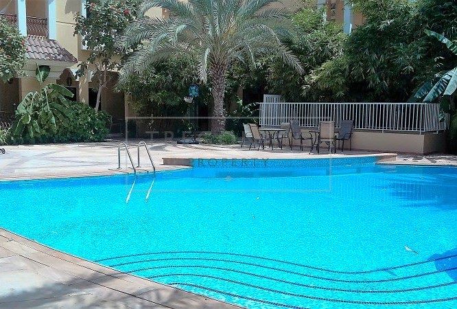 4 bedroom Villa for rent in al safa 1 villas at 325,000 AED per year