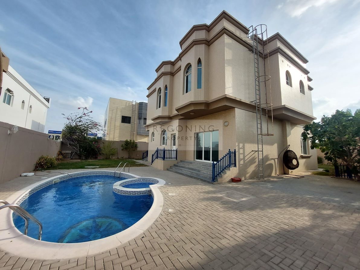 5 bedroom Villa for rent in umm suqeim 2 villas at 400,000 AED per year