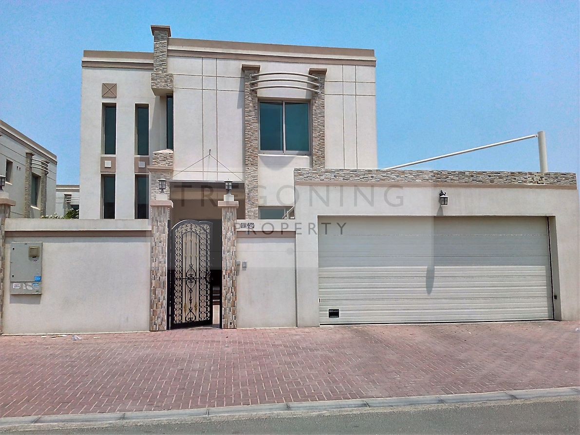 5 bedroom Villa for rent in al manara at 450,000 AED per year